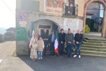 Domenica 3 novembre 2024: l’Amministrazione Comunale convinta del valore degli Ideali conseguiti dopo il Grande conflitto Mondiale inneggia al 4 novembre, alle Forze dell’Ordine, alla  Repubblica, al Comune di Armeno e proprio per frane memoria Azzurra leggerà un testo sul valore della Patria come casa di tutti.<br>Concluderà invece Silvio Da riva con la lettura di una straziante lettera del suo nonno paterno, scritta durante la sua convalescenza in seguito ad una grave ferita, che è una testimonianza sulla crudeltà della guerra e un atto di consapevolezza sul proprio destino.<br>