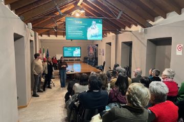 Continuano gli eventi itineranti nell'ambito del progetto "Transumè" e venerdì 6 febbraio 2026, nella sala consiliare, è stato proiettato il documentario "In questo mondo" di Anna Kauber.