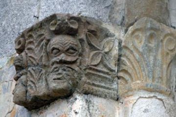 Capitello Romanico - Portale ingresso