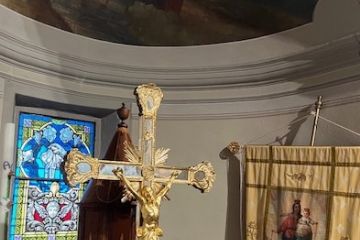Santa Cecilia, grande festa con l'intervento di Don Gabriele e i suoi giovani aiutanti, il quale ha ricordato la vita di Cecilia e di Don Florio Pietro. Una patronale ricca di emozioni e di migliorie: inaugurazione della nuova porta scorrevole della cappella e dell'ingresso ritinteggiato e con la lastra di Don Florio.