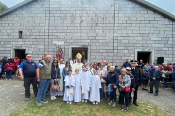 Martedì 13-05-2025 processione a piedi da Casaletto al Santuario, giornata rovinata dalla pioggia, ma conclusa con un intrattenimento musicale molto allegro e con i fuochi d'artificio.
