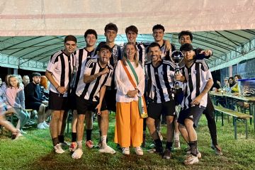 Grande soddisfazione per la buona riuscita dei tornei organizzati presso lo stadio di Monteloso. Venerdì 1 agosto 2025 la premiazione delle 4 squadre che hanno conquistato il podio: vincitrice assoluta la squadra Abate Borisov.<br>Grazie a tutti i calciatori per il talento e per lo spirito sportivo dimostrati.