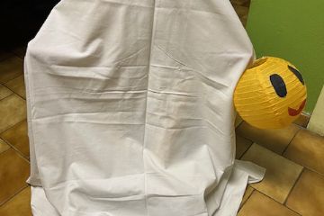 Con lampade, schiamazzi, scherzi e dolcetti un gruppo di mostri, streghe, fantasmi... ha percorso le vie del paese creando animazione mostruosa e divertendosi nel consumare quanto raccolto e quanto offerto dalle generose famiglie. Grazie a tutti!