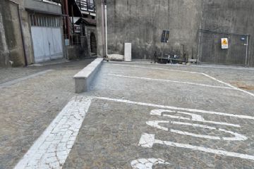 Gratitudine verso il volontario di Cheggino che ha restaurato i due muretti che delimitano il nuovo parcheggio finalmente concluso dopo una controversia che risale al 2008