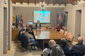 Il 04-04-2025 presentazione del progetto: "AGOGNA VIVA INTERVENTI DI SISTEMAZIONE E RINATURALIZZAZIONE SPONDALE DEL TRATTO SUPERIORE DEL TORRENTE AGOGNA", presenti: il Presidente dell’Ecomuseo Cusius G. De Bernardi, il progettista Dottore Forestale G. Locatelli, il Prof. E. Ferrero e il Prof. A. Doretto di UPO (Università Piemonte Orientale).