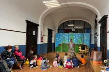 Anche quest'anno, nel nostro Comune, si è svolta la lettura animata presso la biblioteca comunale, date le condizioni avverse del tempo. Purtroppo la presenza di bambini è stata minima.